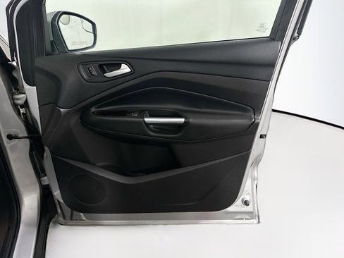 Used 2017 Ford Escape SE image 29