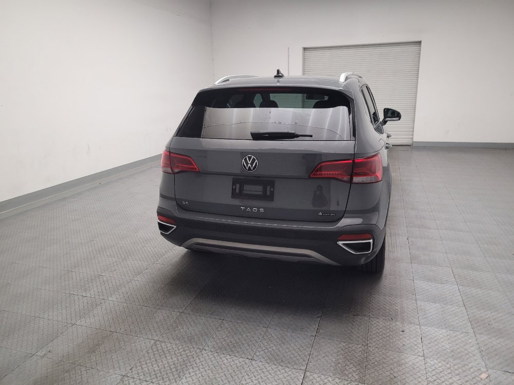 Used 2022 Volkswagen Taos SE w/ Panoramic Sunroof Package AWD/4WD image 7