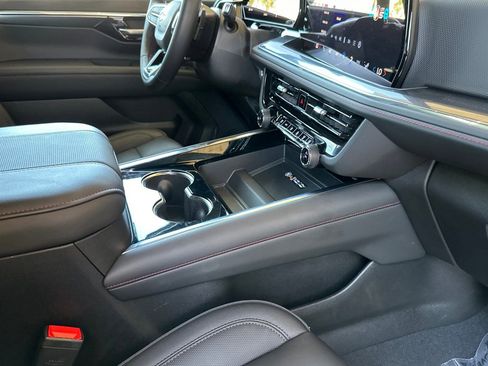 Certified 2026 Chevrolet Suburban RST RWD image 18