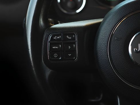 Used 2018 Jeep Wrangler Unlimited Sport S AWD/4WD image 28