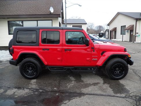 Used 2021 Jeep Wrangler Unlimited Sahara image 2
