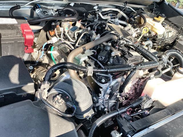 Used 2025 Toyota Tacoma SR w/ SR Upgrade Package AWD/4WD image 16