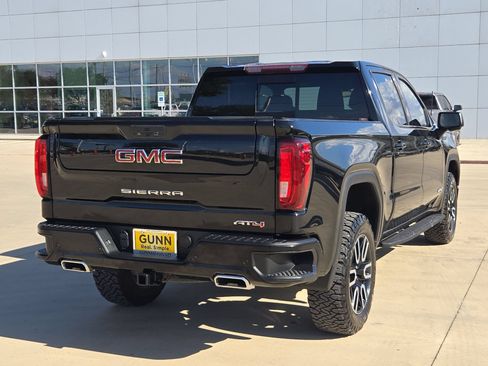 Certified 2021 GMC Sierra 1500 AT4 w/ AT4 Value Package AWD/4WD image 3
