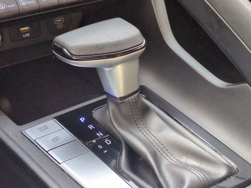 Used 2024 Hyundai Elantra SEL image 20