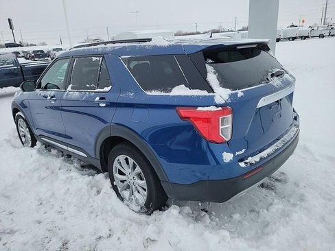 Used 2022 Ford Explorer XLT w/ Equipment Group 202A image 3