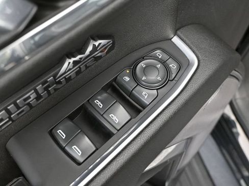 Used 2023 Chevrolet Silverado 1500 High Country w/ High Country Premium Package AWD/4WD image 23