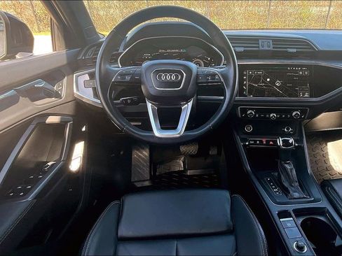 Used 2024 Audi Q3 2.0T Premium Plus image 8