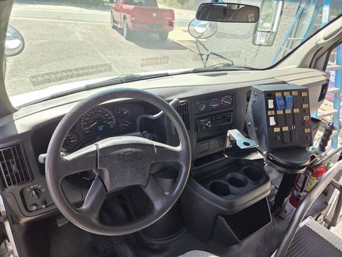 Used 2007 Chevrolet Express 3500 w/ School Bus Package RWD image 8