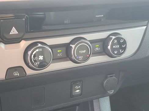 Used 2016 Toyota Tacoma SR5 w/ Towing Package RWD image 14