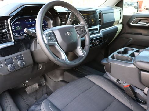 Used 2023 Chevrolet Silverado 1500 RST image 3