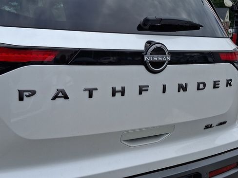 New 2026 Nissan Pathfinder SL w/ SL Premium Package AWD/4WD image 22