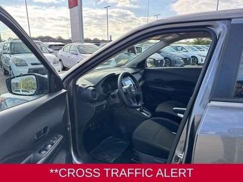 Certified 2025 Nissan Kicks Play S image 12