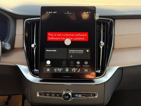 New 2026 Volvo XC90 B6 Plus w/ Protection Package Premier image 8