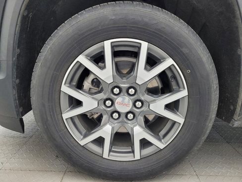 Used 2021 GMC Acadia SLE w/ Driver Convenience Package FWD image 31