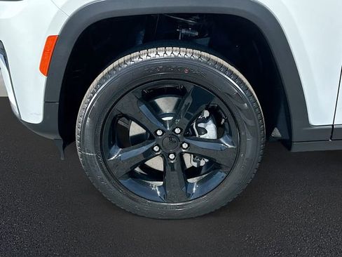 New 2026 Jeep Grand Cherokee L Limited RWD image 20