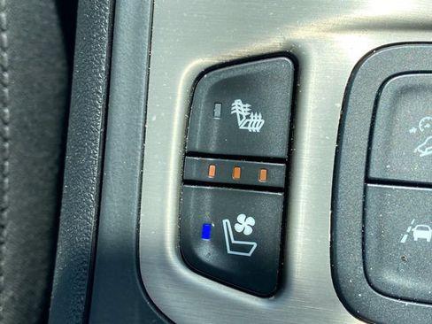 Used 2023 GMC Terrain Denali w/ Denali Premium Package AWD/4WD image 36