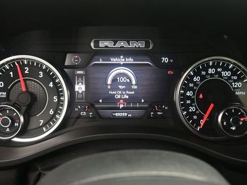 Used 2025 RAM 1500 Laramie AWD/4WD image 9
