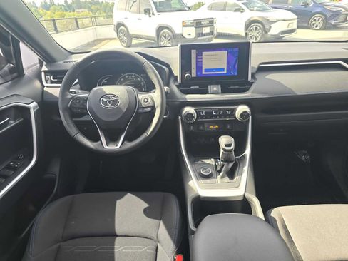 Used 2023 Toyota RAV4 SE w/ Convenience Package AWD/4WD image 18