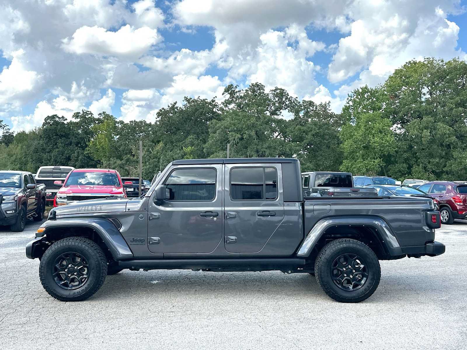 Used 2023 Jeep Gladiator Sport AWD/4WD image 12
