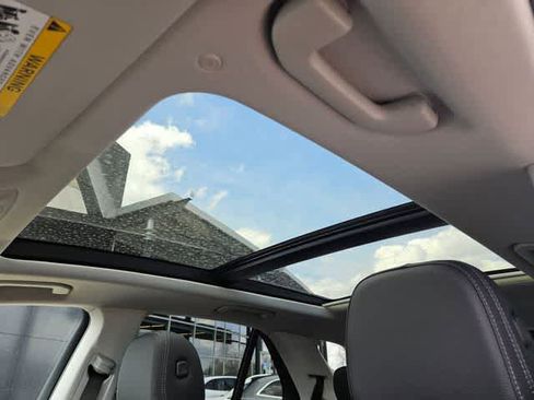 Used 2026 Mercedes-Benz GLE 450e 4MATIC image 16