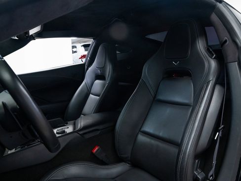 Used 2016 Chevrolet Corvette Z06 w/ 3LZ Preferred Equipment Group image 16