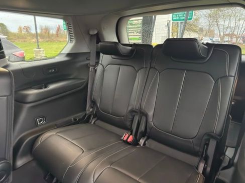 Used 2022 Jeep Grand Cherokee L Limited image 16