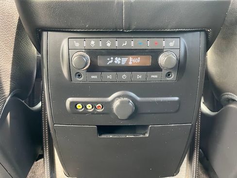 Used 2014 Cadillac Escalade Platinum AWD/4WD image 40