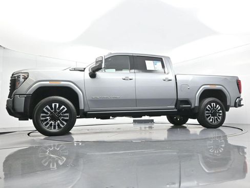 Used 2025 GMC Sierra 3500 Denali Ultimate AWD/4WD image 47