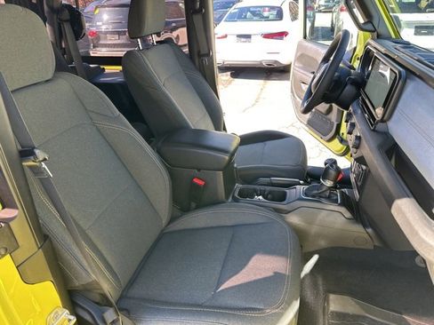 Used 2024 Jeep Wrangler Sport S image 12
