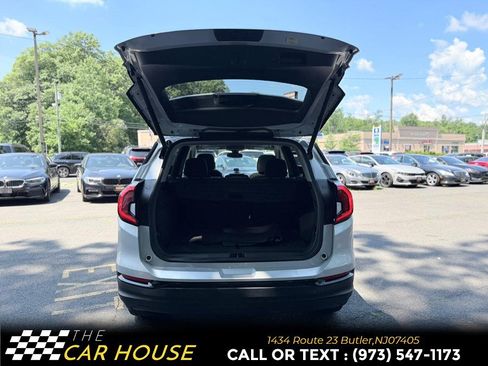 Used 2021 GMC Terrain SLE w/ Driver Convenience Package AWD/4WD image 16