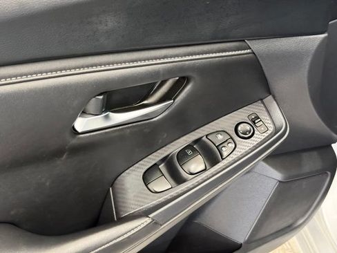 Used 2023 Nissan Sentra SV FWD image 14