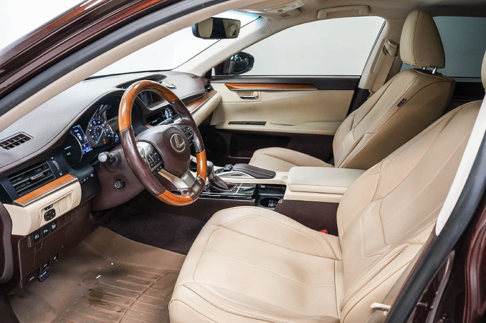 Used 2017 Lexus ES 300h w/ Navigation System Package FWD image 18