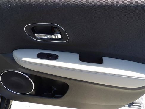 Used 2019 Honda HR-V EX image 15