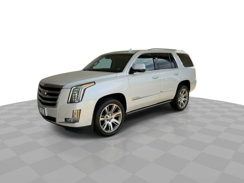 Used 2016 Cadillac Escalade Premium image 4