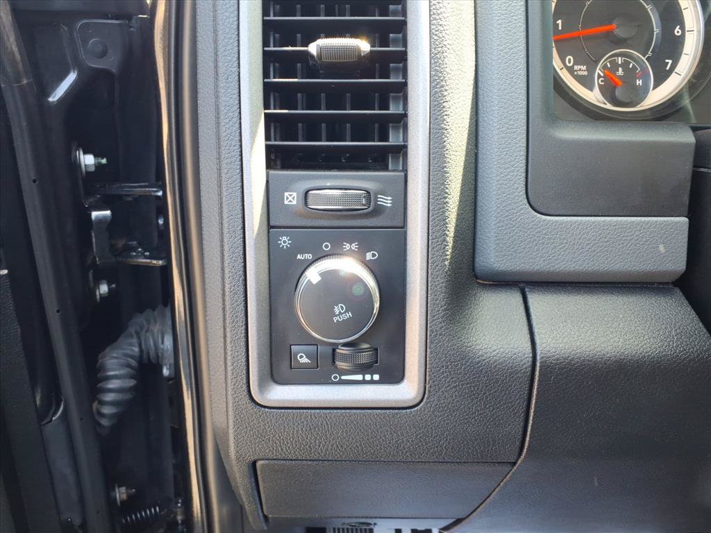 Used 2018 RAM 1500 Express w/ Wheel & Sound Group AWD/4WD image 18