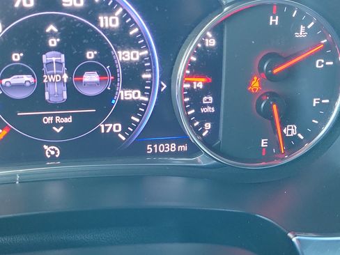 Certified 2023 Chevrolet Traverse Premier w/ LPO, Floor Liner Package image 24