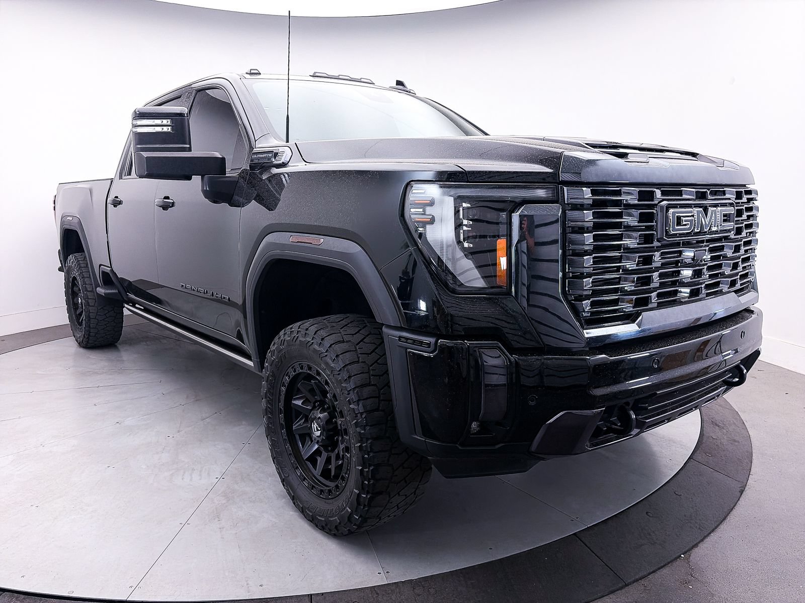 Used 2024 GMC Sierra 2500 Denali Ultimate AWD/4WD image 14