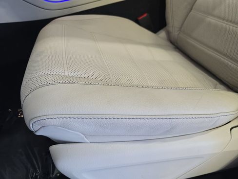 Used 2020 Mercedes-Benz GLE 350 4MATIC image 33