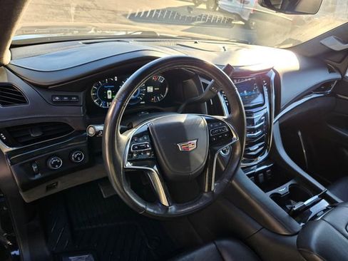 Used 2020 Cadillac Escalade ESV Platinum image 21