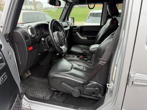 Used 2017 Jeep Wrangler Unlimited Rubicon image 6