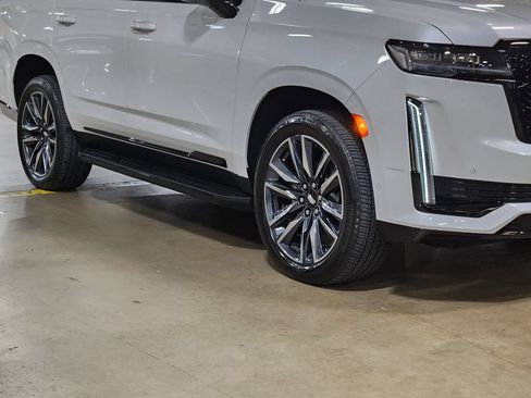 Used 2023 Cadillac Escalade Sport AWD/4WD image 16