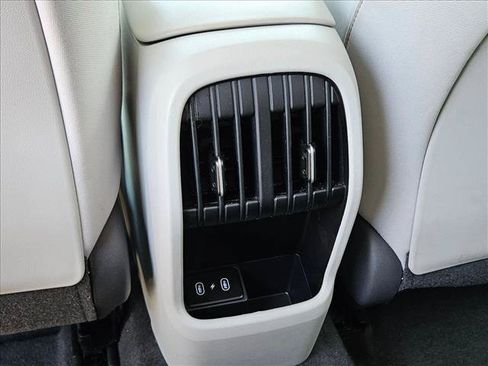 Used 2025 Hyundai Kona SEL FWD image 17