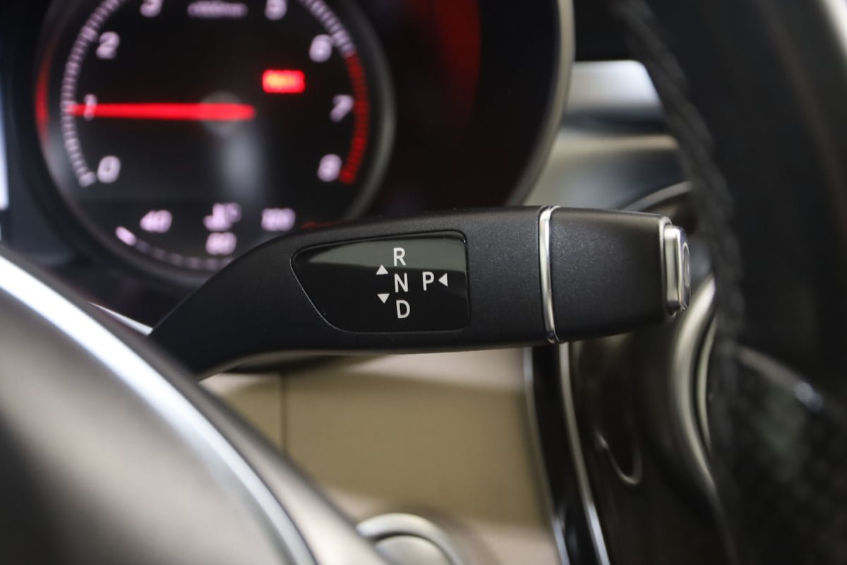Used 2015 Mercedes-Benz C 300 4MATIC Sedan image 7