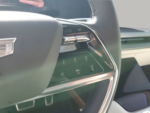 New 2026 Cadillac Vistiq Sport image 34