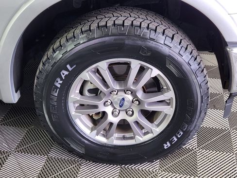 Used 2018 Ford F150 Lariat w/ FX4 Off-Road Package image 9