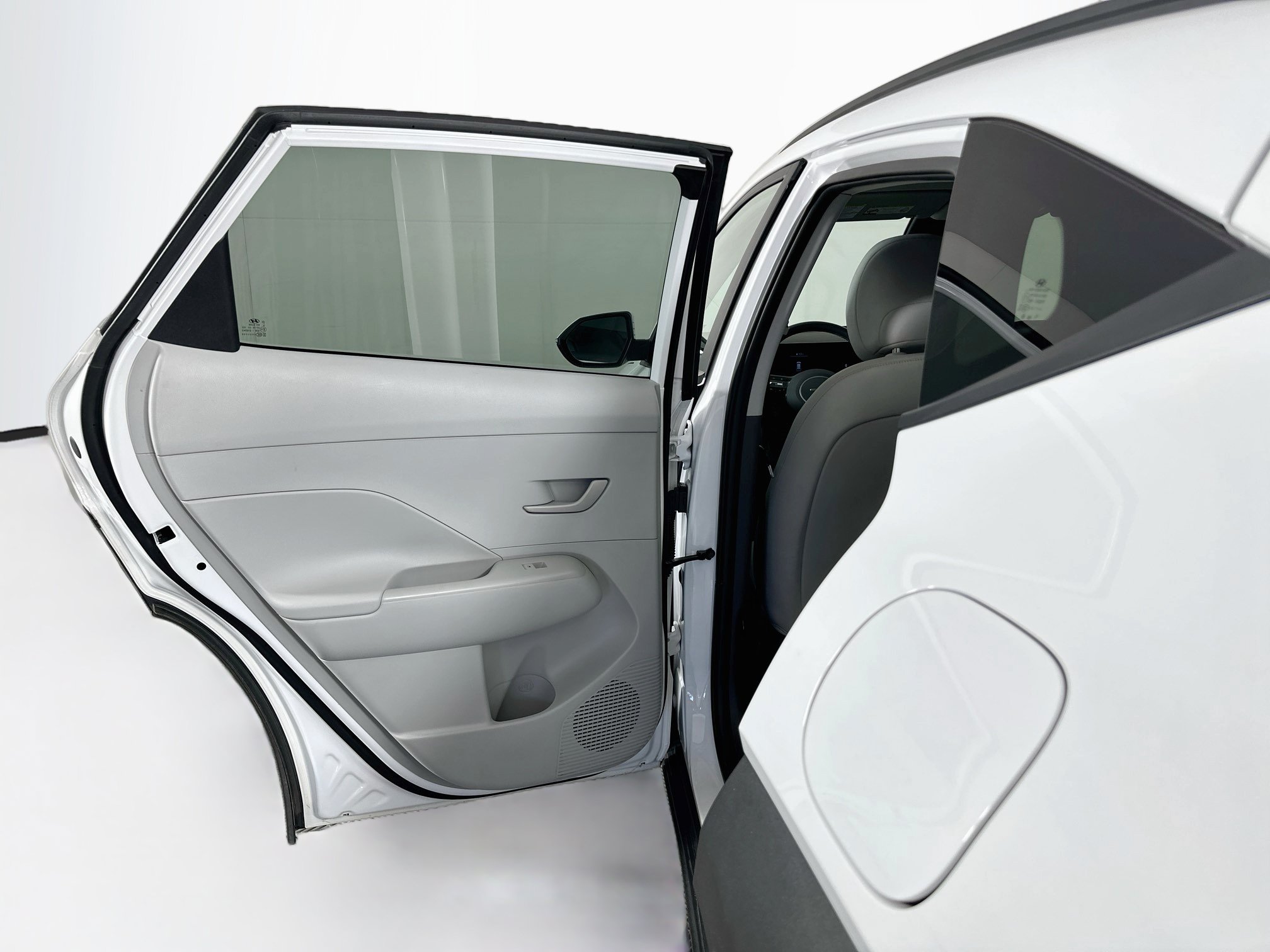 Used 2025 Hyundai Kona SEL AWD/4WD image 25