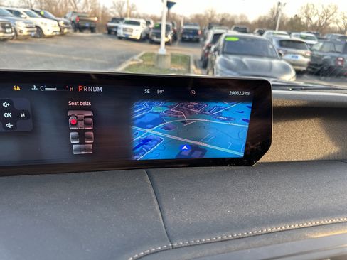 Used 2025 Ford Expedition Platinum image 20