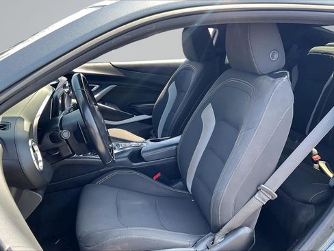 Used 2018 Chevrolet Camaro LT RWD image 25