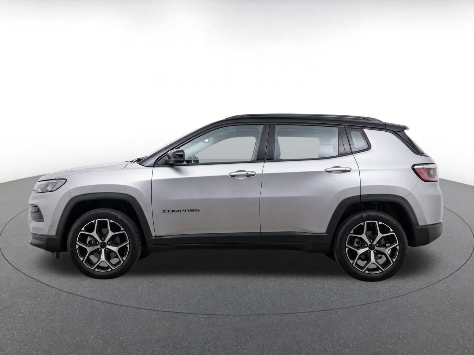Used 2025 Jeep Compass Limited AWD/4WD image 4