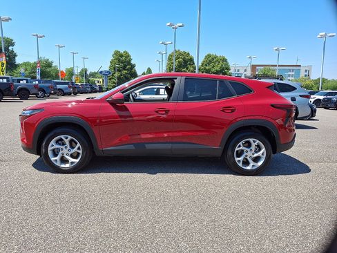 Used 2026 Chevrolet Trax LS w/ LS Convenience Package FWD image 6